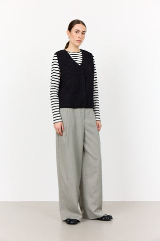 LR-NISSA 1 Vest Sort