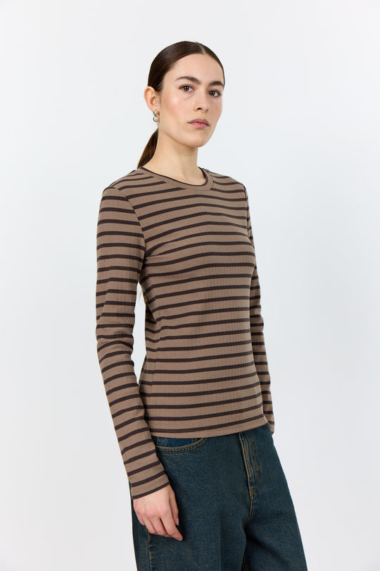 LR-NEDDIE 2 T-shirt Mørk brun